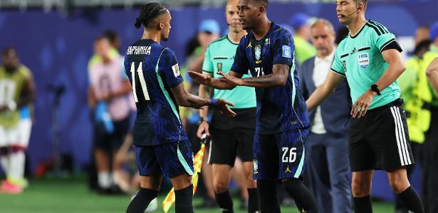 Raphinha sente músculo da coxa e é substituído; Rayan estreia na Copa