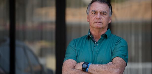 Bolsonaro prestará depoimento à polícia do DF na terça sobre caso da arma