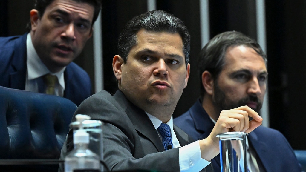 Vitória de Mendonça no STF e ação contra Jaqques Wagner embalam caso Master e preocupam Alcolumbre