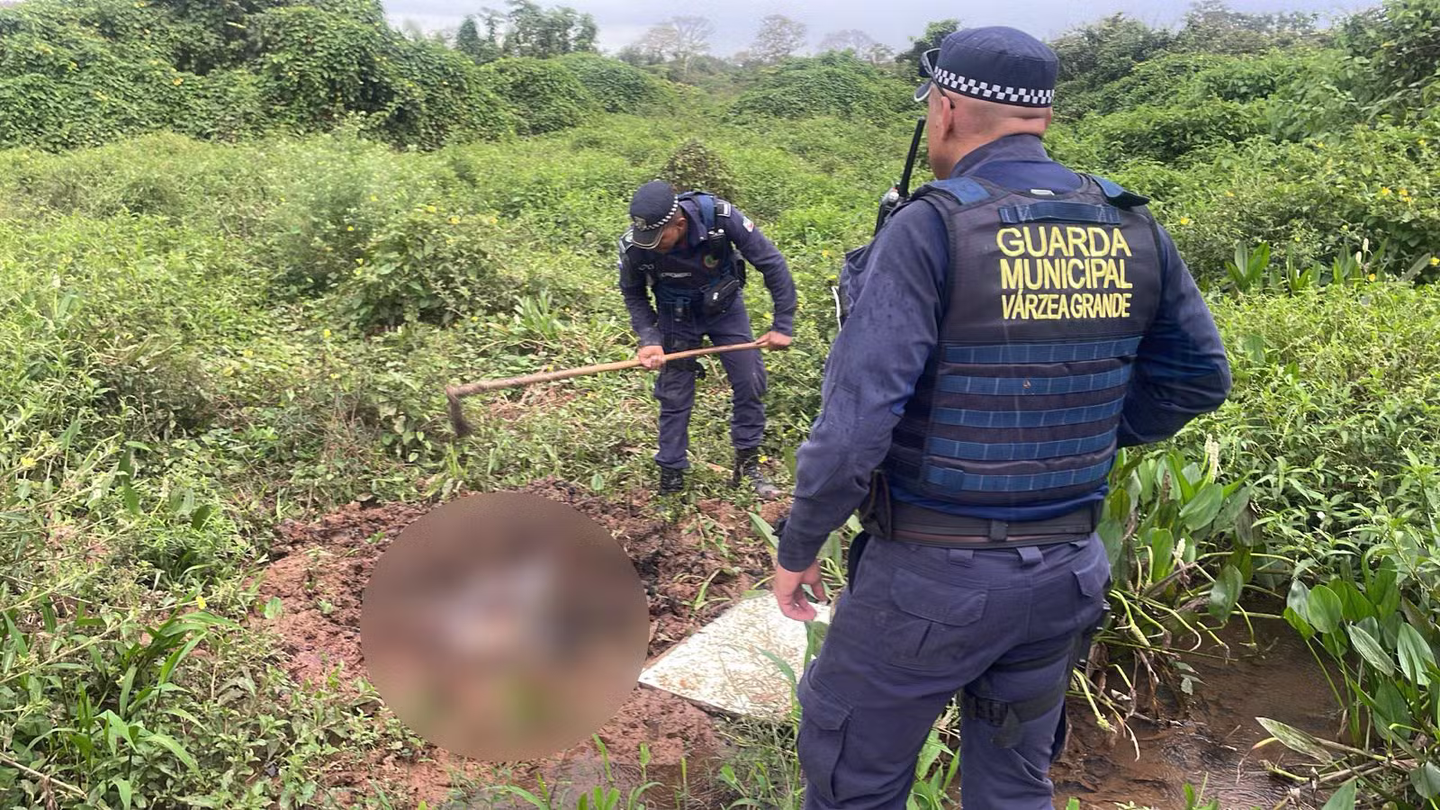 Corpo é encontrado enterrado em mata de Várzea Grande (MT); vídeo