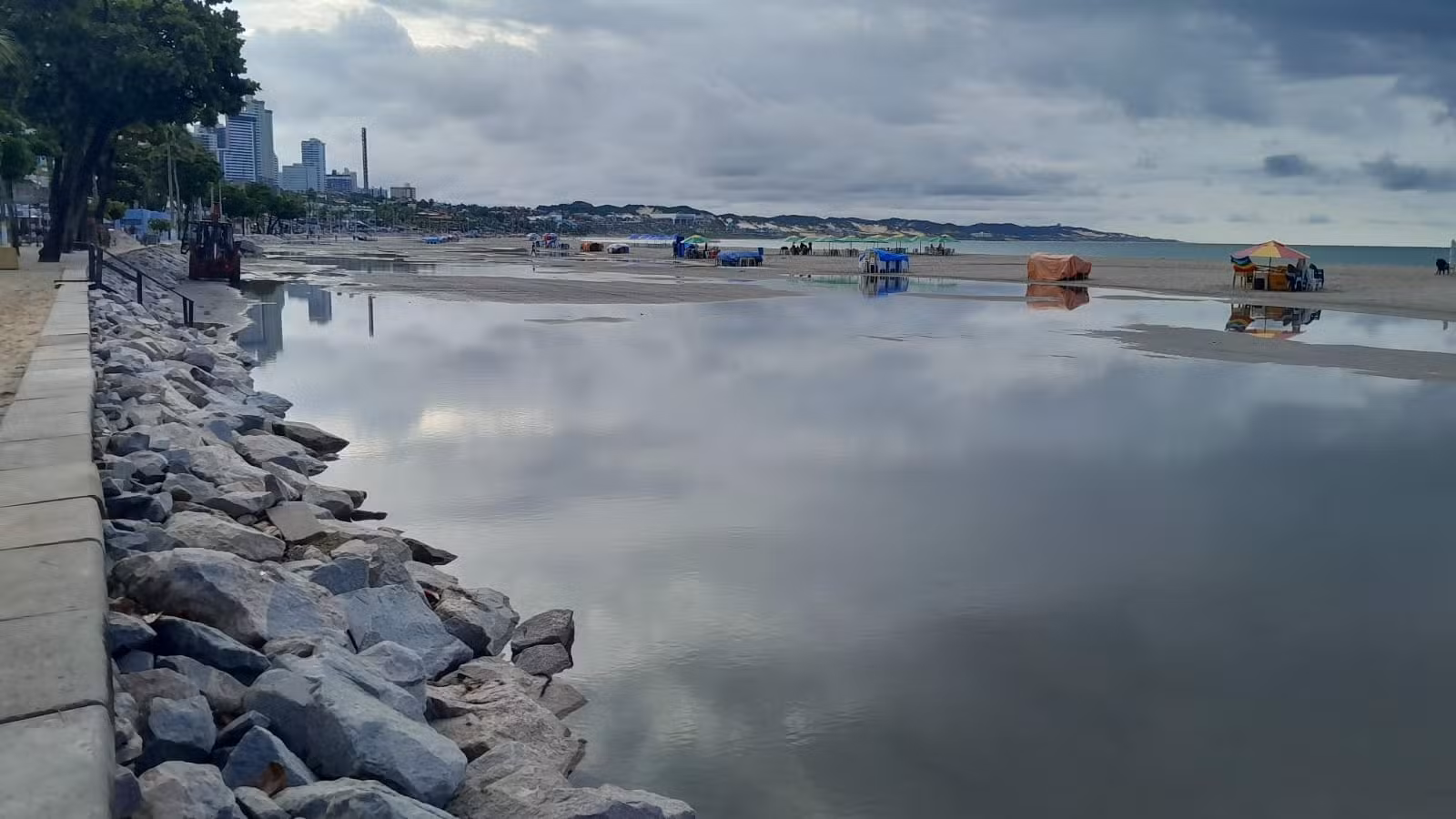 Justiça manda Prefeitura de Natal apresentar dados mensais sobre volume de areia da engorda de Ponta Negra