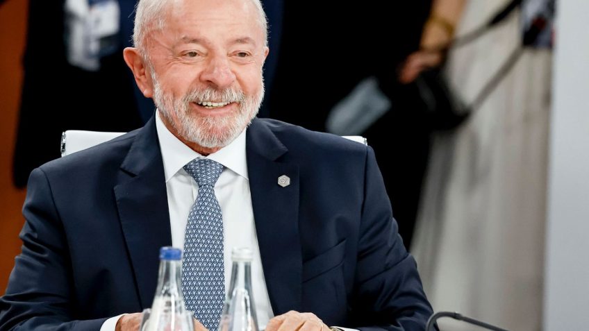 Sem palanque definido, Lula cumpre agenda em Minas Gerais