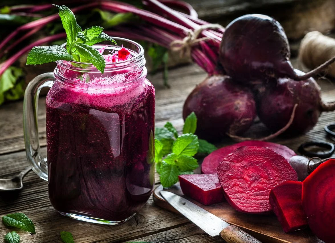 O poder da beterraba: suco pode ajudar a melhorar a circulação e a saúde do coração; confira a receita